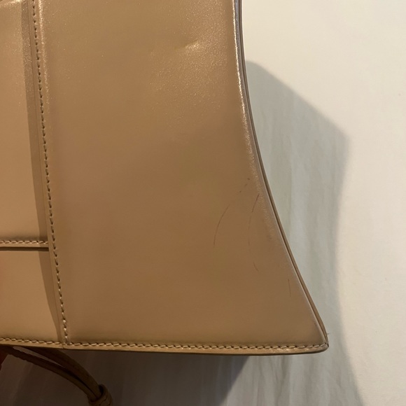 Beige Small Hourglass Balenciaga Bag - Picture 9 of 16